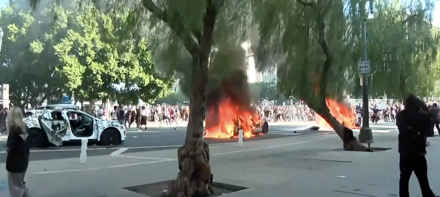 आप्रवासी पक्षधरको आन्दोलन दबाउन सयौँ सेना परिचालन